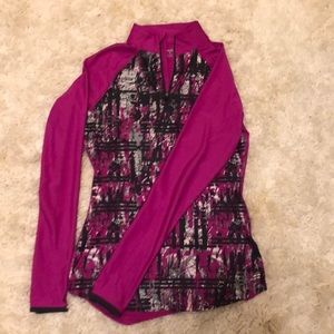 Cute athletic shirt! NEVER WORN